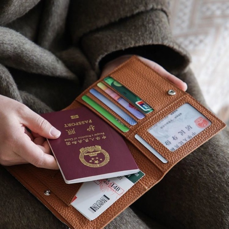 Leather Passport Holder Covers - огляд і ціна Travel Accessories Wallet